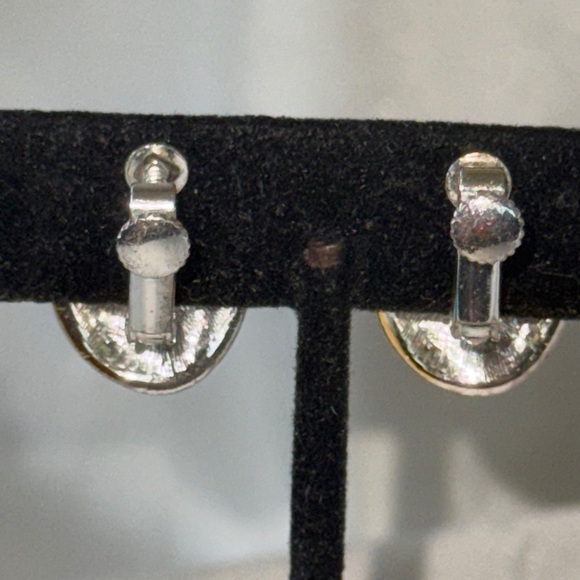 Vintage Two-Tone Gold & Silver Swirl Oval Screw Back Earrings - Picture 3 of 8